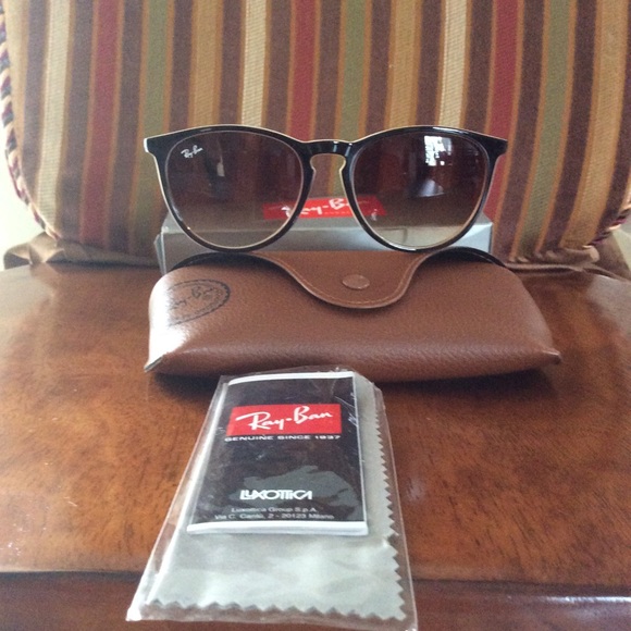 New Ray-Ban Erika Sunglasses 54 mm - Picture 5 of 5